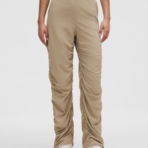 NWT 🤎 Lululemon Tan dance studio Slim fit high rise Flared Pant